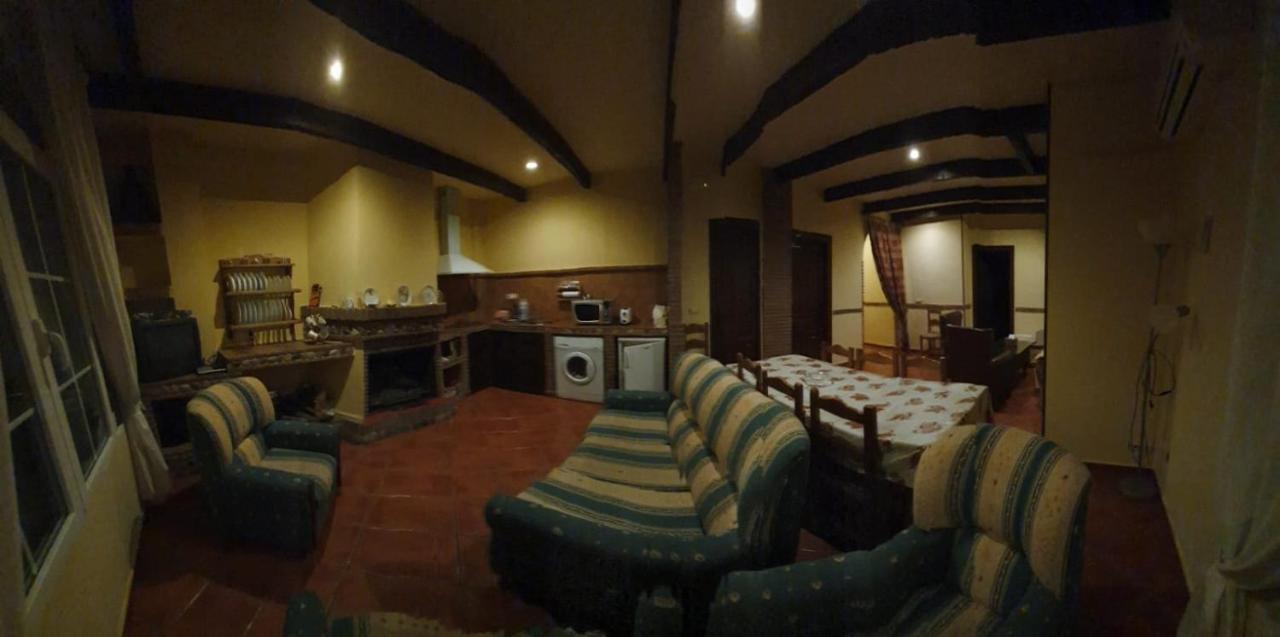 Monte Rosado Viviendas Vacacionales La Peza Luaran gambar